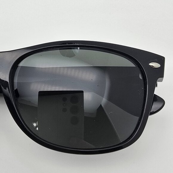 Ray-Ban RB2132 90158 Wayfarer Black Frame Polarized G-15 Green Lens Sunglasses - Picture 11 of 13